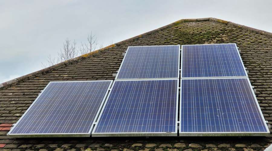 Cleaners Work in Bad Weather